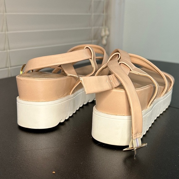 DREAM PAIRS Women’s Nude Pu Open Toe Buckle Ankle Strap Platform Wedge Sandal - Picture 2 of 3